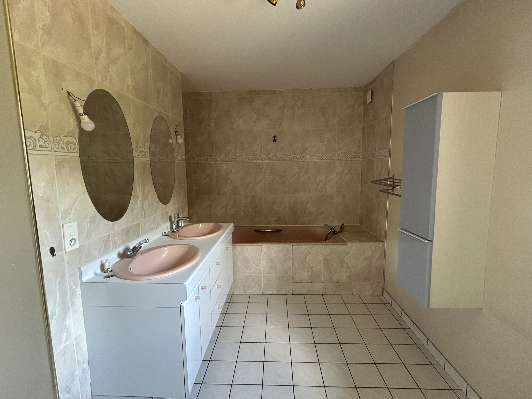 6ba81f47.jpg